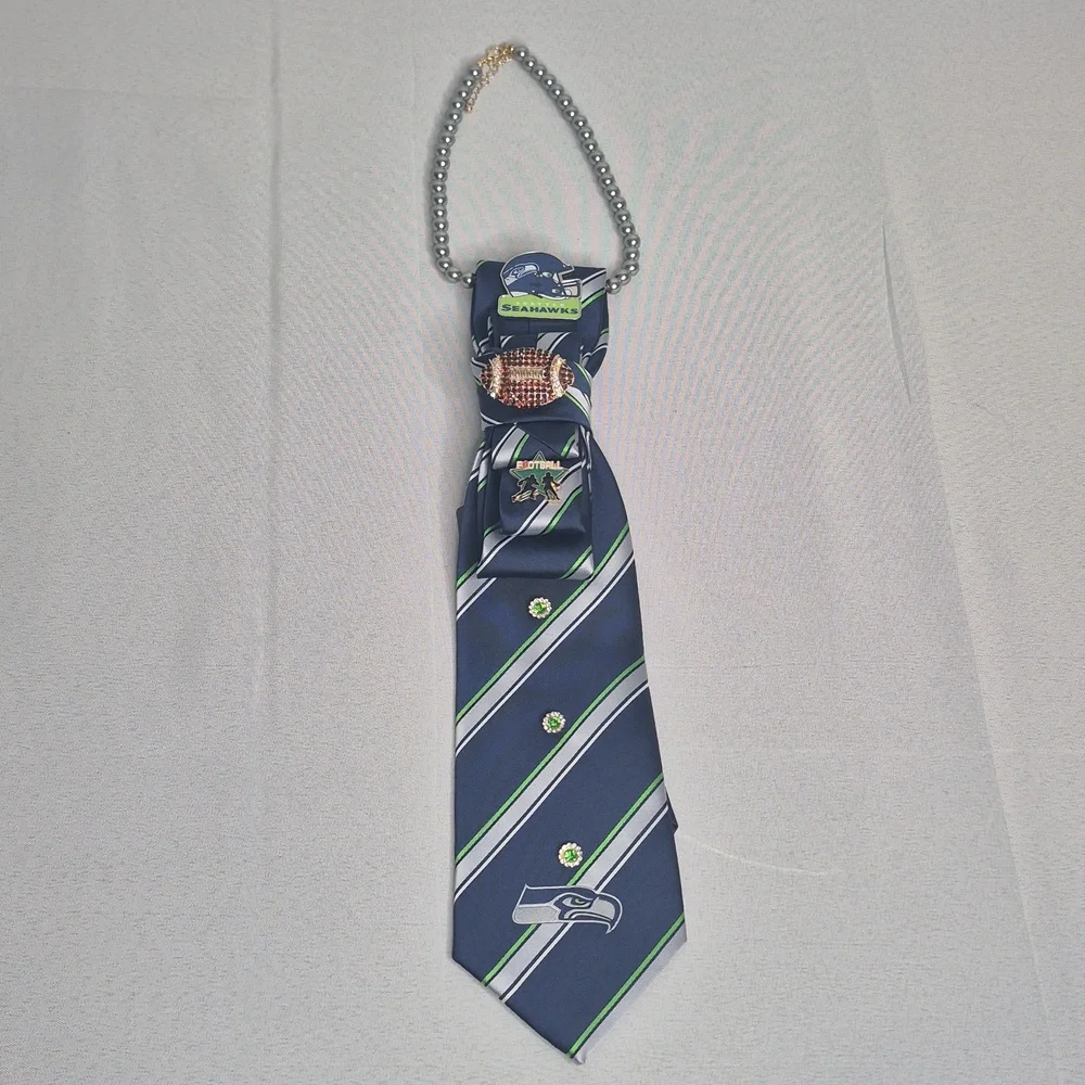 Handcrafted Luxury Fashion Necktie Necklace 📿 (Seattle Seahawks)